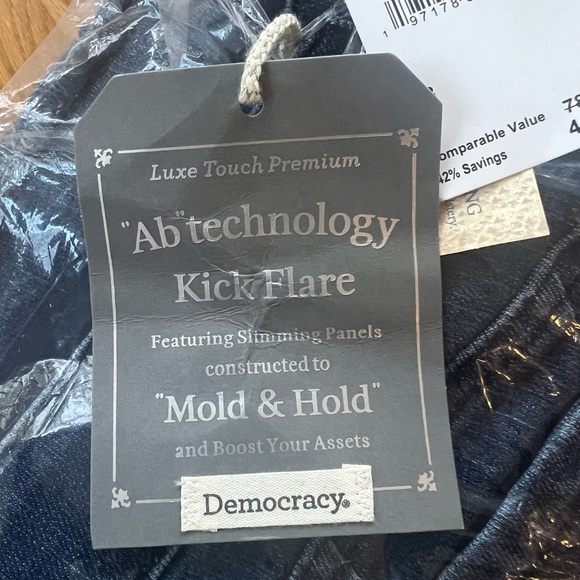 NWT.   Democracy “Ab” Technology Kick Flare jeans.  Size 14 - Picture 6 of 9
